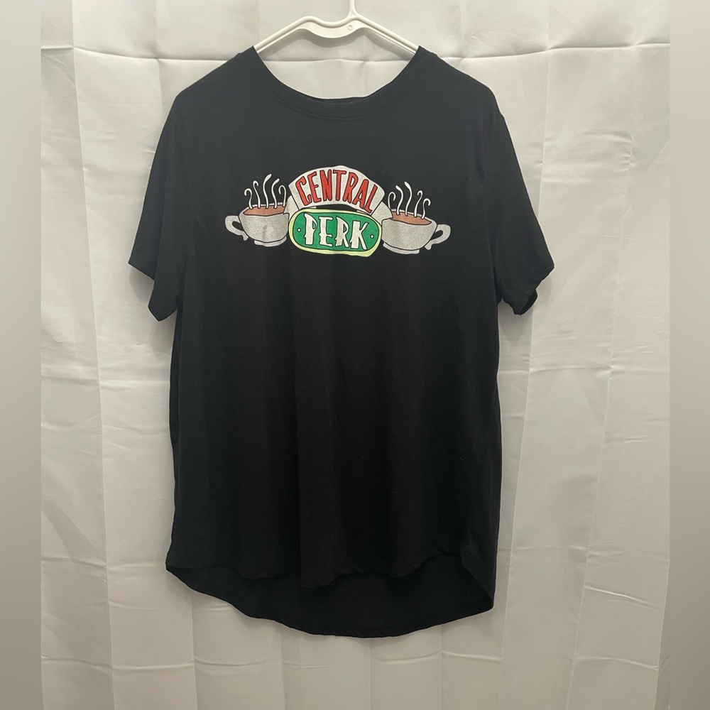FRIENDS- Central Perk graphic T-shirt #48